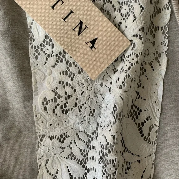 NWT Betina Brooch Cold Shoulder - Picture 4 of 5